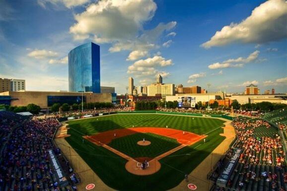 Free Parking! Downtown King Suite Lucas Oil- Conv Center Skywalk#1 Індіанаполіс Екстер'єр фото